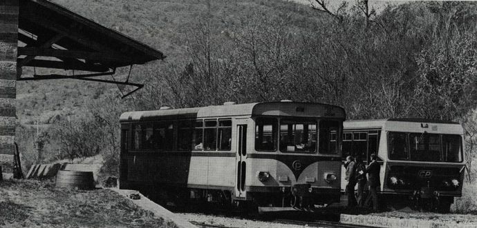 Crossing of the two series of Autorails at Mezel station (Alpes de Haute-Provence).