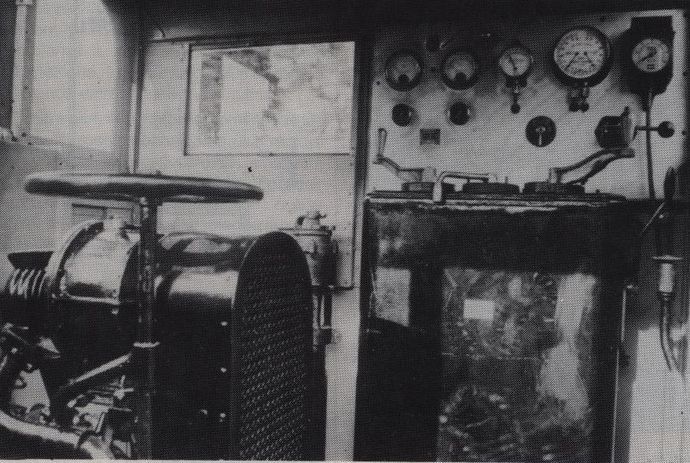 Driver's cab of the Crochat locotractor (Collection B. ROZE)