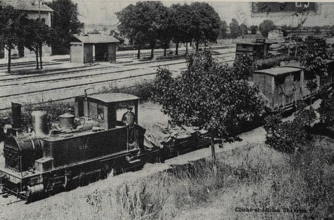 Freight train at Château-La Vallière station on the North India and Loire network. Locomotive 030 Couillet No. 7. (Collection J. RENAUD) Freight train at Château-La Vallière station on the North India and Loire network. Locomotive 030 Couillet No. 7. (Collection J. RENAUD)