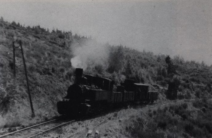 Freight train towed by a Mallet 401-408 series, on the Tournon au Cheylard line Freight train towed by a Mallet 401-408 series, on the Tournon au Cheylard line