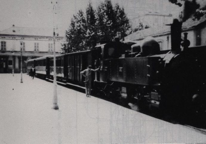 Mallet locomotive No. 352 at the head of the express train No. 22 in Ajaccio station