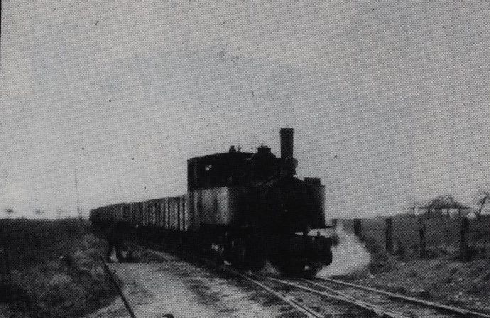 Mallet locomotive No. 43 at the head of a beet train, entering Egreville station