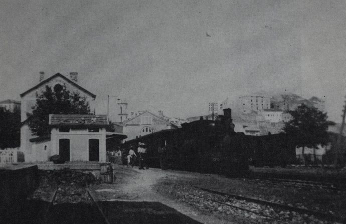 Modernized I.G. type 130 locomotive n° 53 in Calvi station Modernized I.G. type 130 locomotive n° 53 in Calvi station