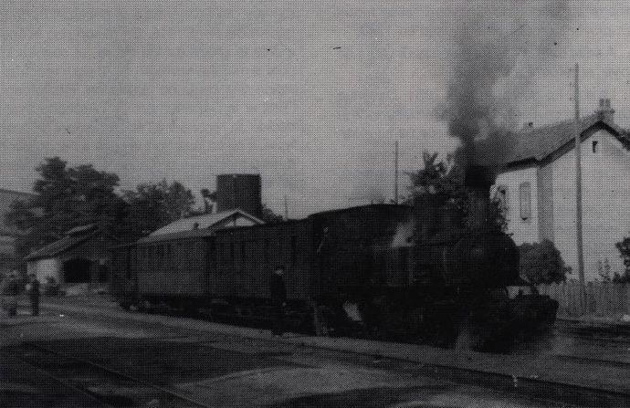 Passenger train departing from Yssingeaux station for Raucoules-Brossettes. Mallet locomotive series 401-408 Passenger train departing from Yssingeaux station for Raucoules-Brossettes. Mallet locomotive series 401-408