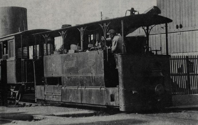 The TIV locomotive n°11 Mordelles, shunting in Rennes The TIV locomotive n°11 Mordelles, shunting in Rennes