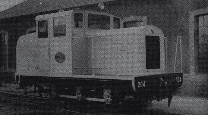Tractor n° 204, when it left the workshops of Toulon-sur-Arroux, shortly before its on-line tests. (Collection P. BREGERIE)