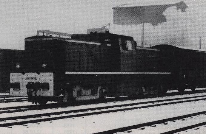 Tractor type BB 432 with normal track of the C.F.D. in Saint-Etienne station (Collection J.C. RIFFAUD) Tractor type BB 432 with normal track of the C.F.D. in Saint-Etienne station (Collection J.C. RIFFAUD)